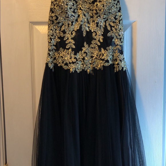 Prom/ringdance dress - Picture 4 of 5